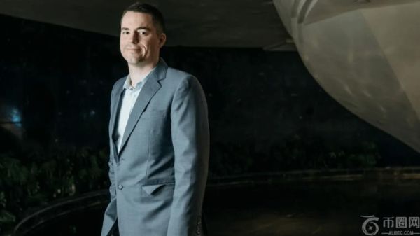 罗杰·维尔呼吁特朗普：停止美国的法律争斗，以维护正义。