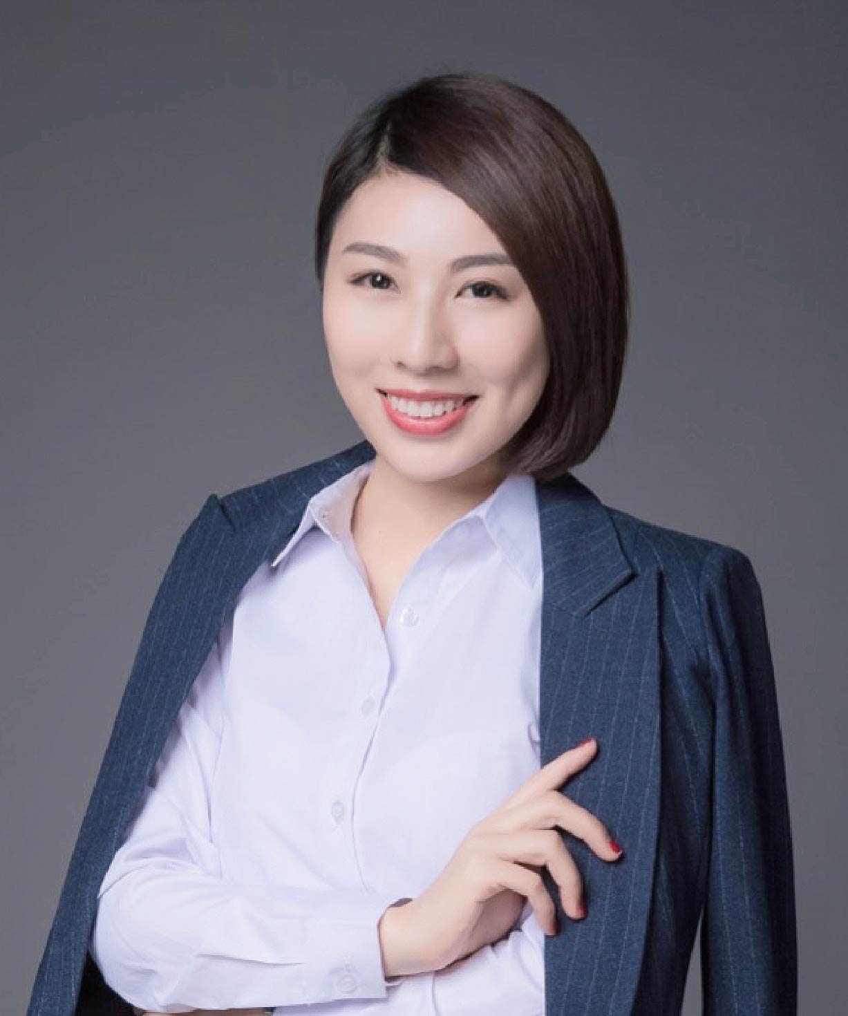沈冰流照片