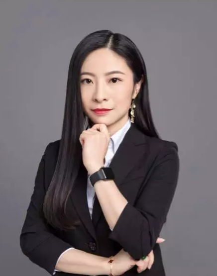 张华照片