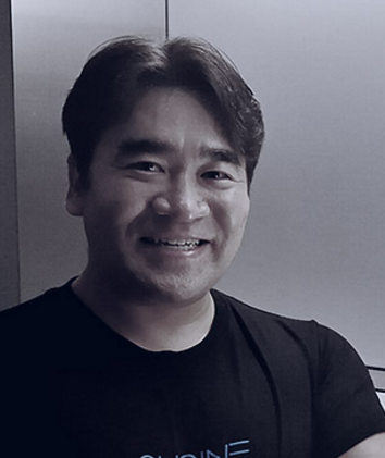 Mike Kayamori照片